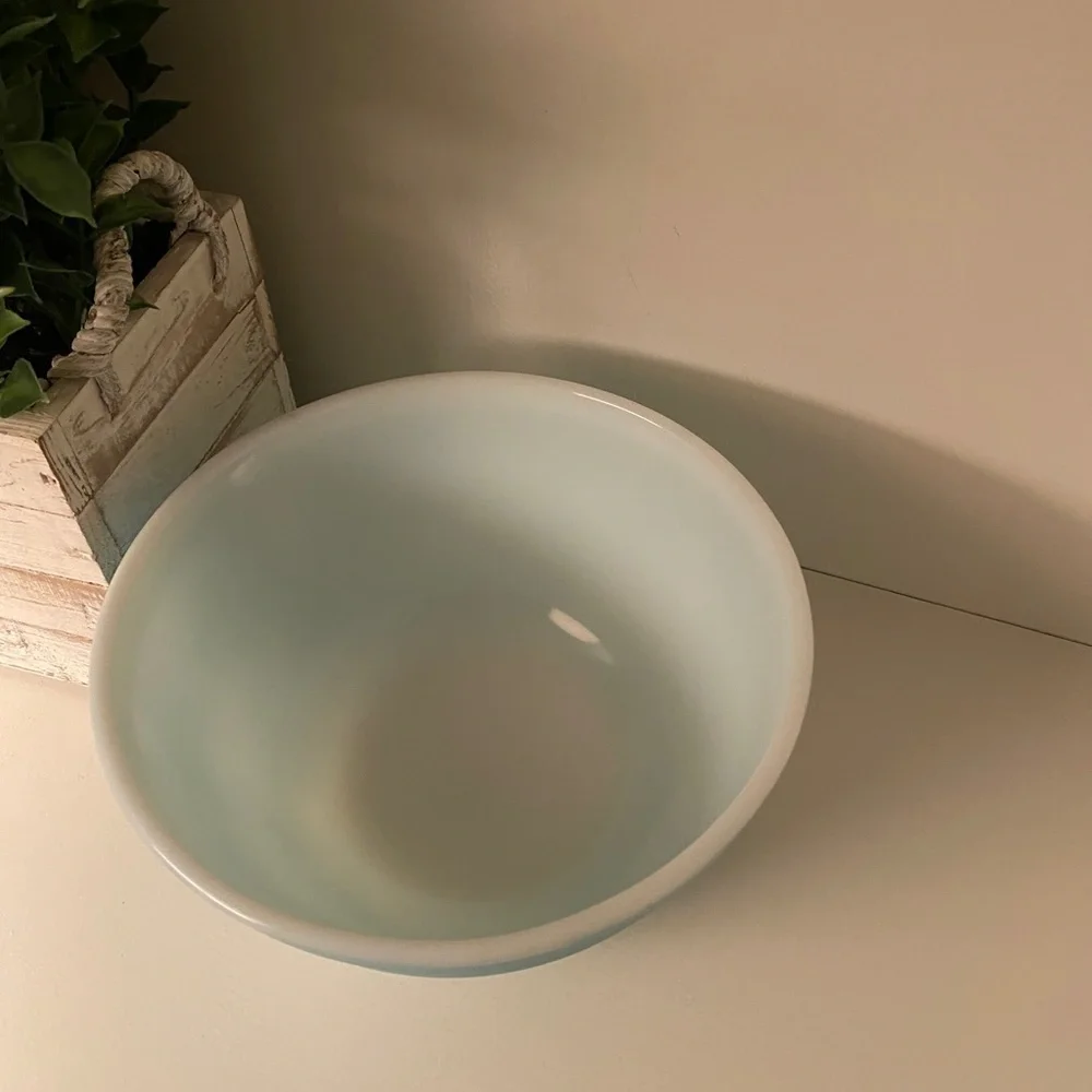 Pyrex Robin’s Egg Turquoise Blue Mixing Bowl 402 1.5 Quart Mid Century Modern